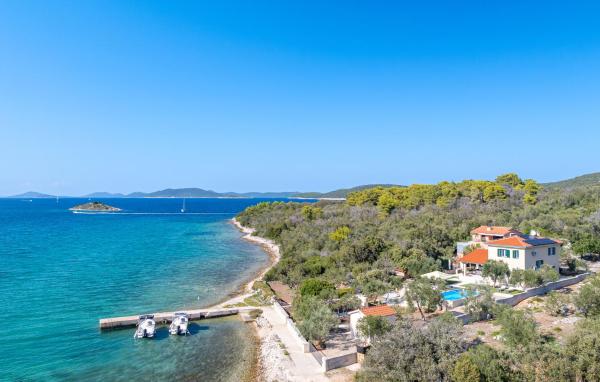 Villa Lara, Book Villa Hoteller i Zadar County med pool, Swimmingpool