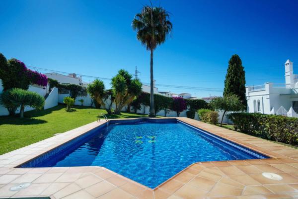 Villa Angie, Book Feriehus Hoteller i Axarquía med pool, Swimmingpool