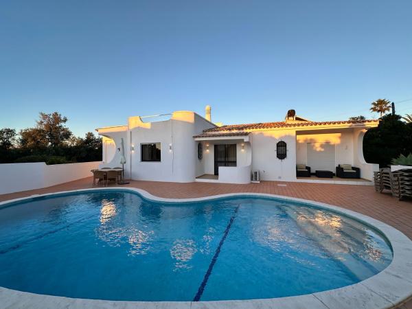 Villa Tara Christina, Book Villa Albufeira hoteller med pool, Swimmingpool