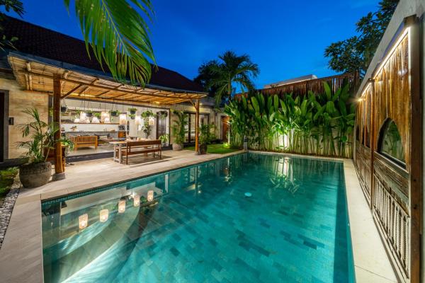 Villa Sarong 2 Chic 2BR Boho Villa Prime Central Location, Book Villa Seminyak Badung