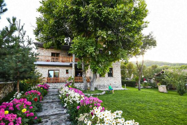 Bujtina SHKODRANI, Book Bed and Breakfast Voskopoja Korçë County