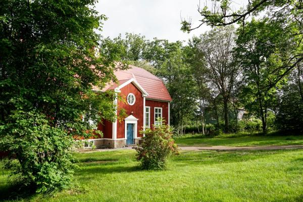 Nordic Refuge B&B, Book   