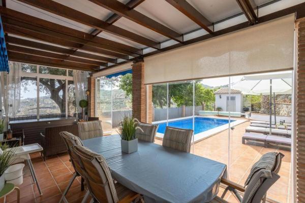 Villa Flamenca, comoda con piscina privada, barbacoa by AndaraHolidays, Book Feriehus Hoteller i Axarquía med pool, Swimmingpool