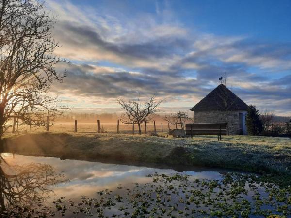 Domaine du moulin de Jeanne, Book Hotel Courlaoux 