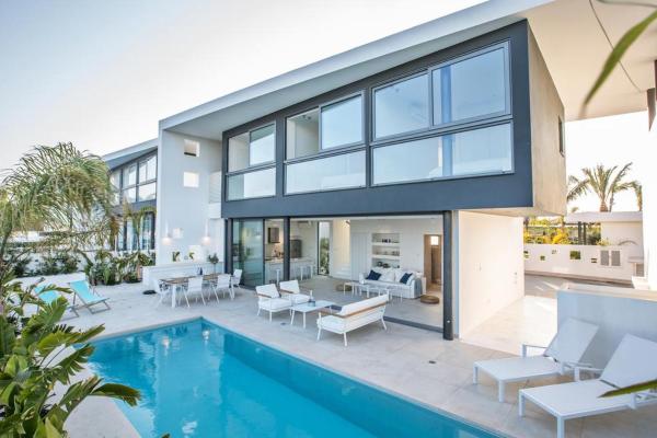 The White H Villa, Protaras, Fresh and Peaceful, Book Villa Famagusta hoteller med pool, Swimmingpool