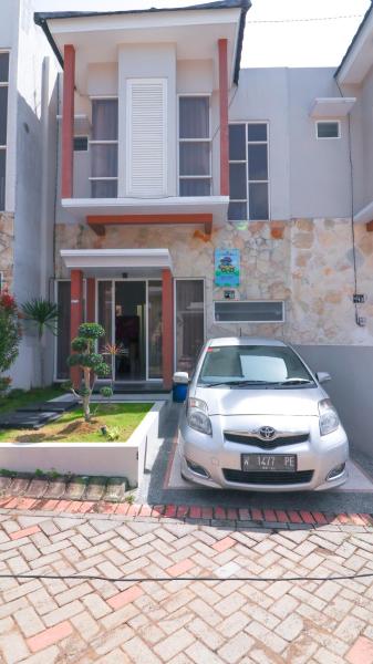 Villa Sunday by Masterpiecevilla, Book Villa East Java Villas, Villa
