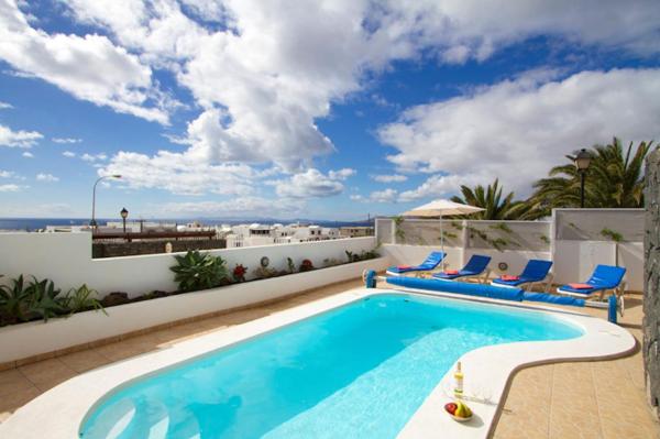 Charming Los Mojones Villa 3 Bedrooms Child Friendly Pool Villa Lise, Book Villa Hoteller i Canary Islands med parkering, Parkering