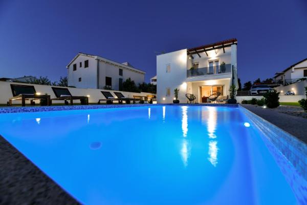 Villa Valentina, Book Villa Hoteller i Zadar County med pool, Swimmingpool