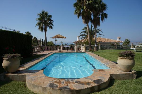 Villa Flor de Azahar, Book Værelse i privat hjem Hoteller i Costa del Sol med pool, Swimmingpool