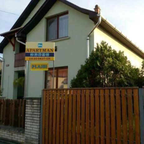 Plajbi Apartment, Book Lejlighed Hoteller i Northern Great Plain med parkering, Parkering
