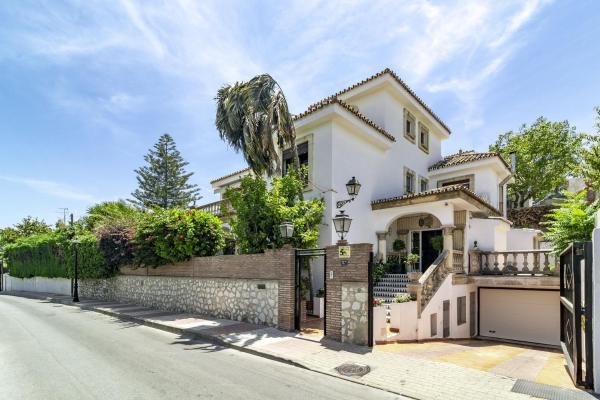 Villa Casakhan, Beautiful Luxury Villa, Book Villa Hoteller i Costa del Sol med pool, Swimmingpool