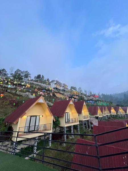 Hotel Nature Bromo and Resort, Book Campingplads Pasuruan hoteller med pool, Swimmingpool