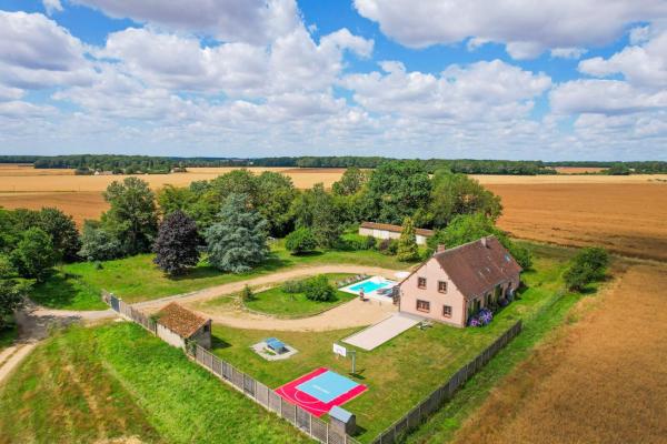 Crazy Villa Chalonie 28 - Heated pool - Soccer - Basket - 2h Paris - 30p, Book Villa Happonvilliers 