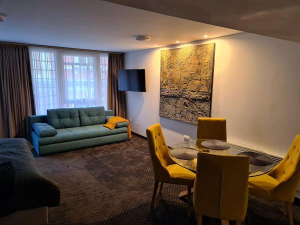 City Center Apartmanház, Book Lejlighed Eger 