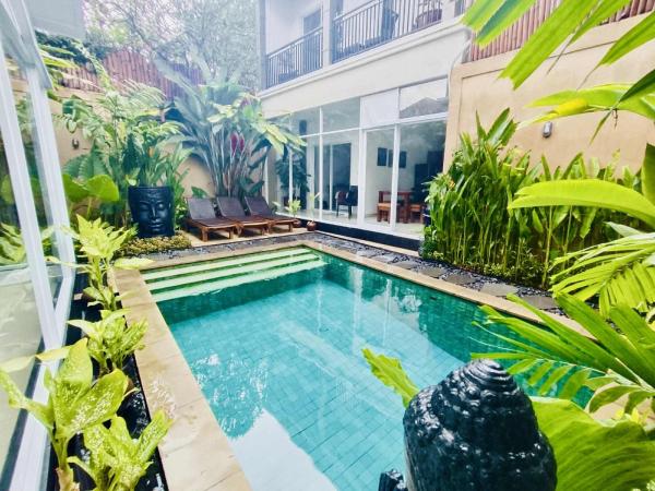 OASIS 66 Villa - Heart of Legian/Seminyak - Double Six, Book Villa Bali hoteller med morgenmad, Morgenmad