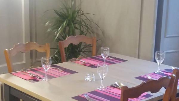 Hôtel Restaurant Du PONT D'ABENSE, Book Hotel Tardets-Sorholus Limousin