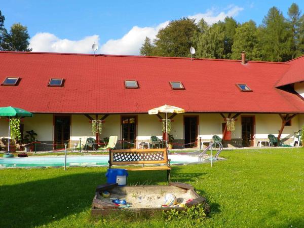 Apartments in Desna - Isergebirge 1786, Book Lejlighed Liberec Region hoteller med pool, Swimmingpool