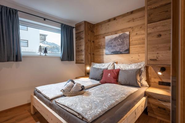 Chalet Tirol, Book Chalet Hoteller i Tyrol med parkering, Parkering
