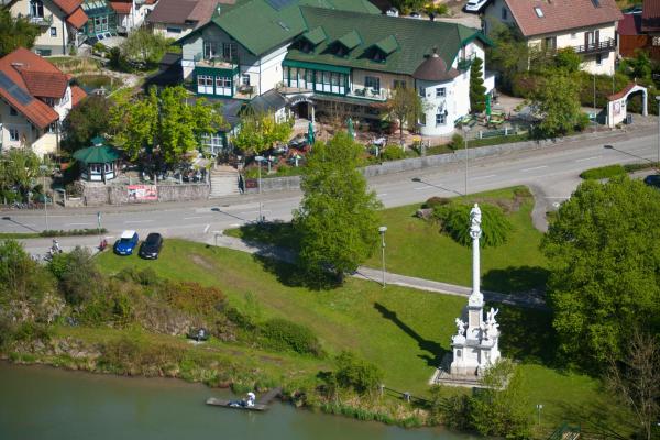 Landhotel zur Mariensäule, Book Hotel Taufkirchen an der Pram 