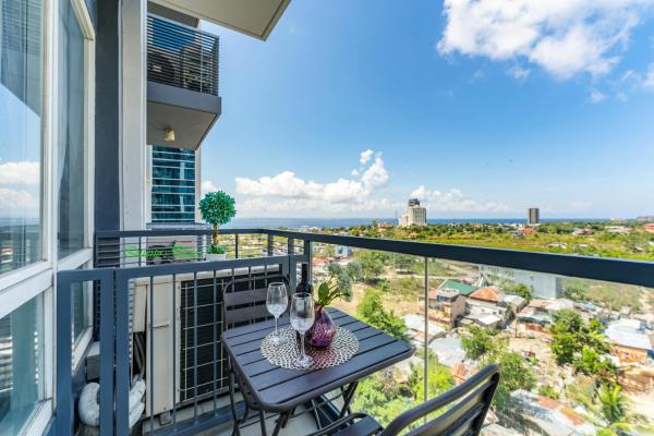 Mactan Newtown - 1BR Stunning Ocean View and City View, Book Lejlighed Mactan 