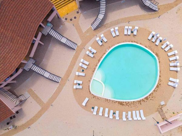 Rocce Rosse Isola Rossa, Book  Hoteller i Costa Paradiso med pool, Swimmingpool