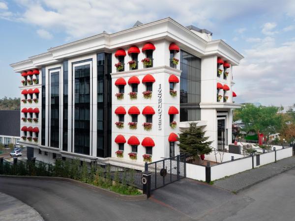 İzz Hotel Koşuyolu, Book Hotel Kadıköy 