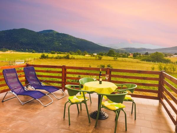 Apartman Miramare, Book Pension Hoteller i Kvarner med parkering, Parkering