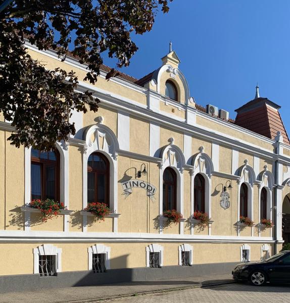 Tinódi Hotel és Étterem, Book Bed and Breakfast Sárvár 