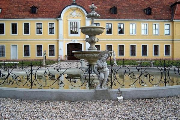Pałac Brody, Book Pension Brody 