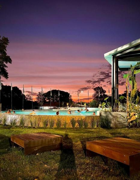 Cabañas Tacuabe, Book Lodge Hoteller i Paysandu med parkering, Parkering