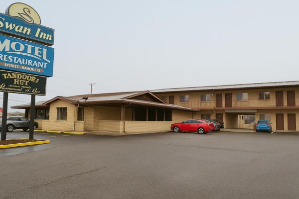 Swan Inn Motel, Book Motel Belmont 