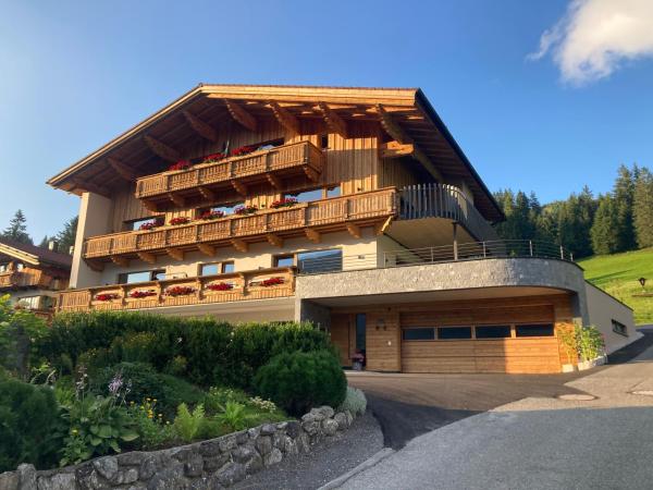 Johann und Heidi Durst Ferienwohnungen, Book Lejlighed Hoteller i Tyrol med parkering, Parkering