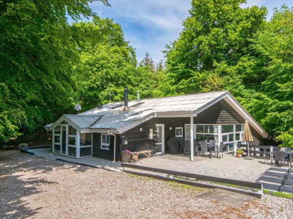 4 star holiday home in Glesborg, Book Feriehus Glesborg Midtjylland