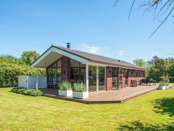 4 star holiday home in Ulfborg, Book Feriehus Villaer i Midtjylland, Villa