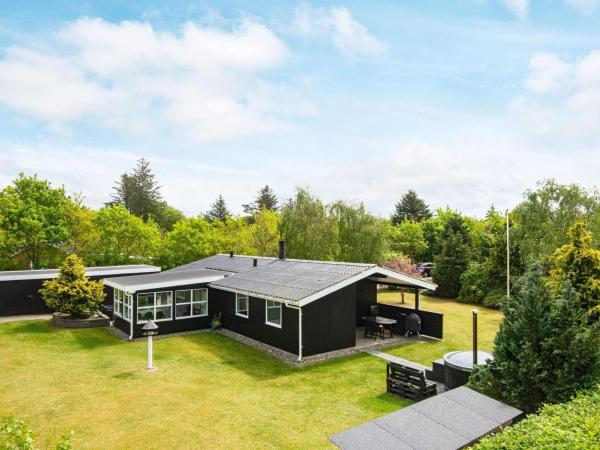 7 person holiday home in Ulfborg-By Traum, Book Feriehus Villaer i Midtjylland, Villa