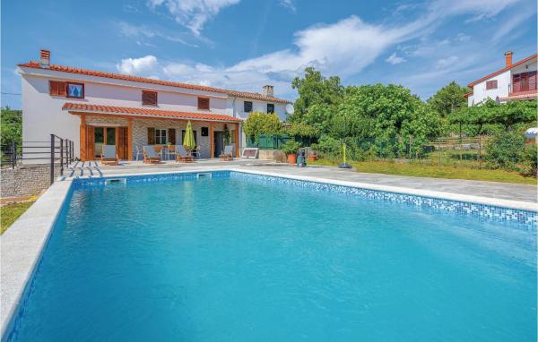 Beautiful Home In Labin, Book Feriehus Villaer i Labin, Villa