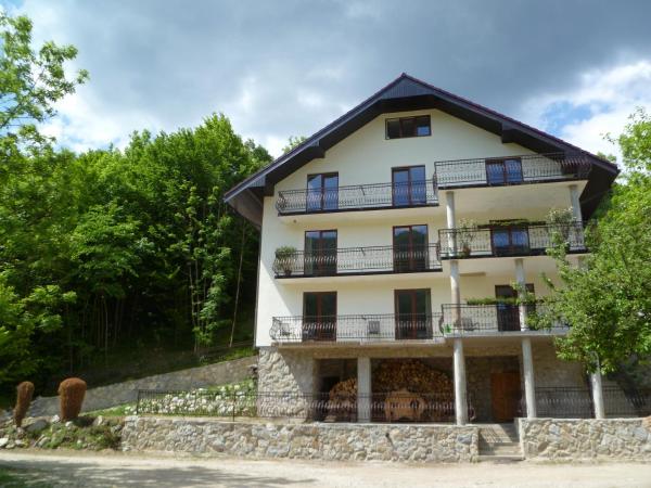 Horský penzión Šuštiak, Book Pension Vratna hoteller med pool, Swimmingpool