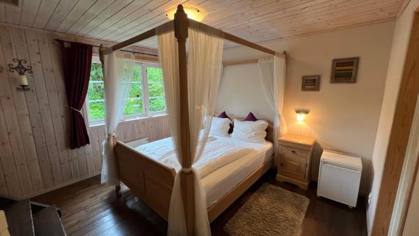 Dalen Bed & Breakfast