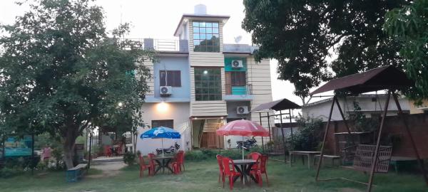 Corbett Rejoice Home Stay, Book Værelse i privat hjem Jhirna 