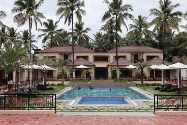 Thavika Royal Destiny Resort, Book Ferieresort Hoteller i Tamil Nadu med pool, Swimmingpool