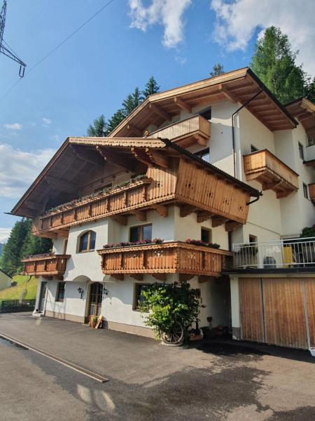 Gastehaus Florl 1, Book Hotel Hoteller i Tyrol med parkering, Parkering