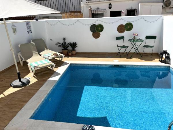 Nerja Paradise Rentals - Villa Zafiro, Book Villa Hoteller i Axarquía med pool, Swimmingpool