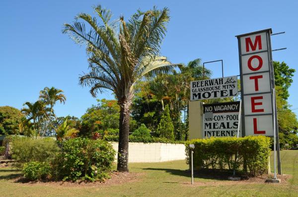 Beerwah Glasshouse Motel, Book Motel Beerwah Sunshine Coast