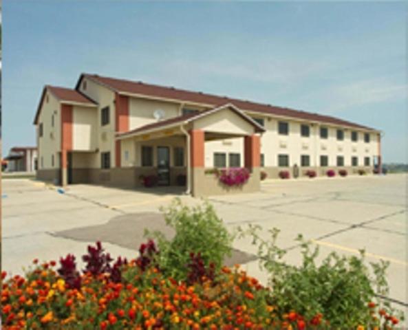 Super 8 Motel - Cherokee