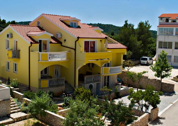 Apartmani Slavica, Book Lejlighed Jezera Murter Island