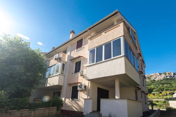 Apartments with parking space Baska, Krk - 19480, Book Lejlighed Baška 