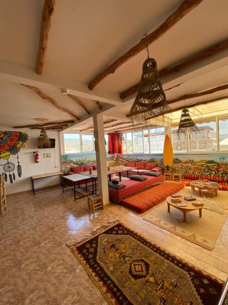 Happy Surf Hostel, Book Hostel / Vandrerhjem Taghazout 