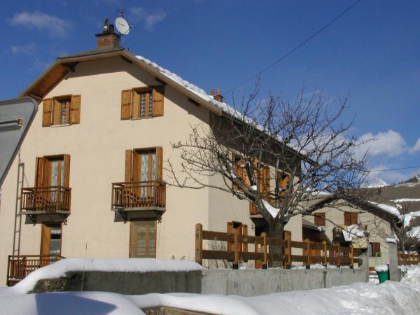 Maison spacieuse à Villar-Saint-Pancrace avec vue montagne, Book Feriehus Villaer i Serre Chevalier, Villa