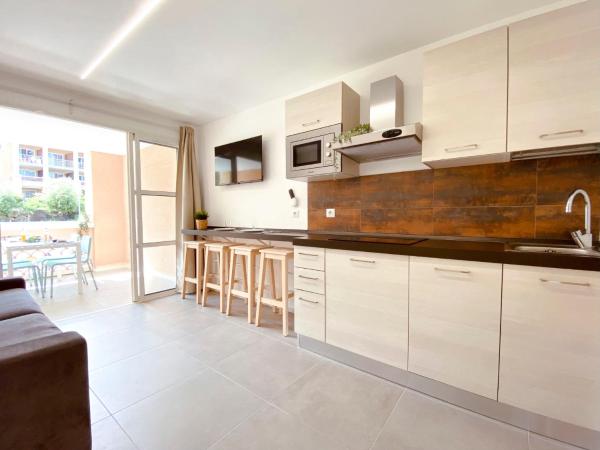 Studio LEsquinade - J2 206 by Interhome, Book Lejlighed Hoteller i Var coast med pool, Swimmingpool