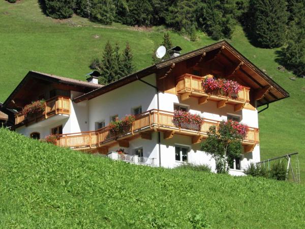Holiday Home Bachlechner Ausservillgraten, Book Lejlighed Hoteller i Tyrol med parkering, Parkering